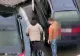 Un cerșetor în scaun cu rotile s-a ridicat și a umblat bine-mersi, înainte de a urca într-o mașină, la Brașov - FOTO&VIDEO