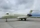 Ion Țiriac, la manșa avionului personal, pe Aeroportul Internațional Brașov-Ghimbav