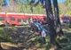 VIDEO O mașină dintr-un corp diplomatic a fost lovită de tren