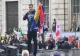 GEORGE SIMION, DISCURS INCENDIAR ÎN MIJLOCUL PROTESTATARILOR DIN LONDRA. ”DICTATURA ESTE IMPUSĂ DE EMMANUEL MACRON ȘI URSULA VON DER LEYEN”
