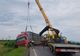 TIR-ul care blochează DN13 este ridicat acum (VIDEO)