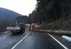 Trafic îngreunat din cauza unor copaci căzuţi pe carosabil
