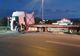 FOTO Un TIR plin cu butelii s-a răsturnat pe Ocolitoarea Braşovului!