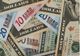 Euro se prăbușește și cade sub paritatea cu dolarul