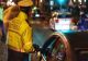 Șoferul unui autoturism care a luat foc azi-noapte, în Brașov, a încercat să scape de polițiști. Era băut și nu avea permis de conducere